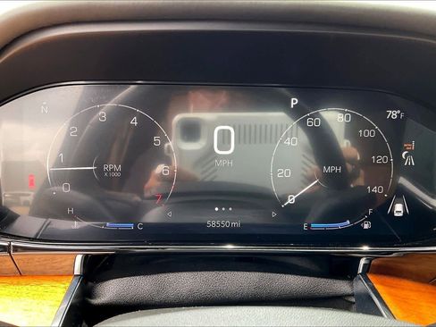 Used 2022 Jeep Grand Wagoneer Series III w/ Rear Seat Video Group 1 AWD/4WD image 26