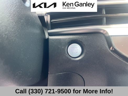 Certified 2025 Kia Sorento S w/ Panoramic Sunroof Package FWD image 38