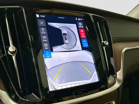 New 2026 Volvo V60 B5 Cross Country Ultra w/ Protection Package Premier image 13