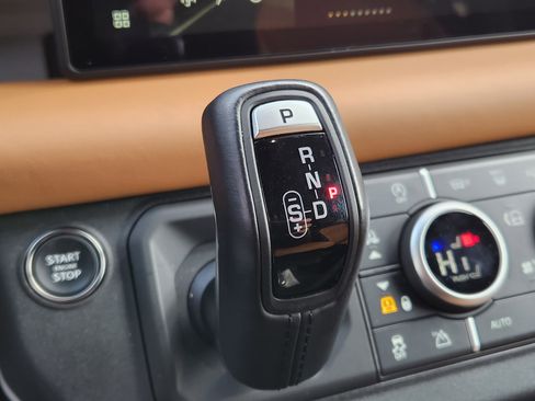 Certified 2024 Land Rover Defender 110 X-Dynamic SE image 23