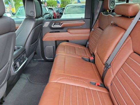 Used 2025 GMC Sierra 2500 Denali Ultimate AWD/4WD image 12