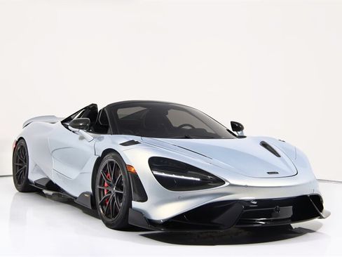 Used 2022 McLaren 765LT RWD image 2
