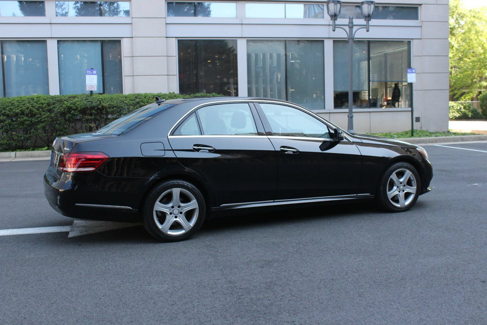 Used 2015 Mercedes-Benz E 350 4MATIC Sedan image 7