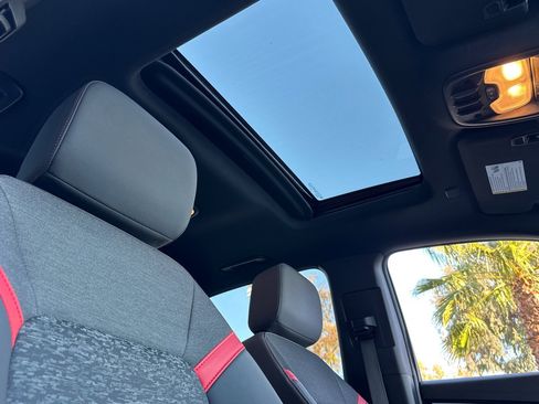 Used 2024 Chevrolet Colorado Z71 w/ Z71 Convenience Package 2 image 20