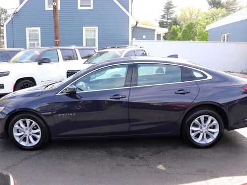 Used 2025 Chevrolet Malibu LT FWD image 2