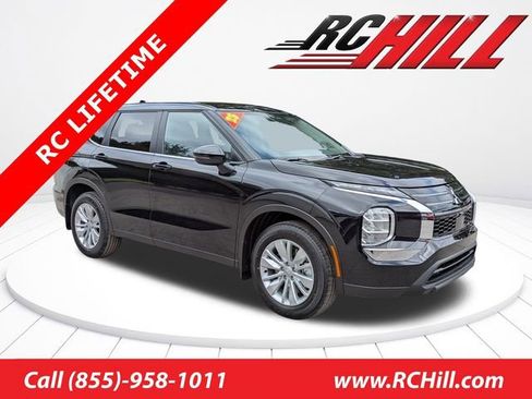 New 2025 Mitsubishi Outlander ES image 1