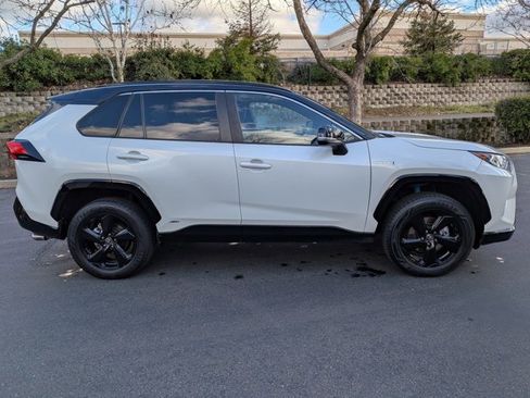 Used 2021 Toyota RAV4 XSE image 4