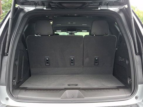 Used 2025 Chevrolet Tahoe LT w/ Comfort Package RWD image 29