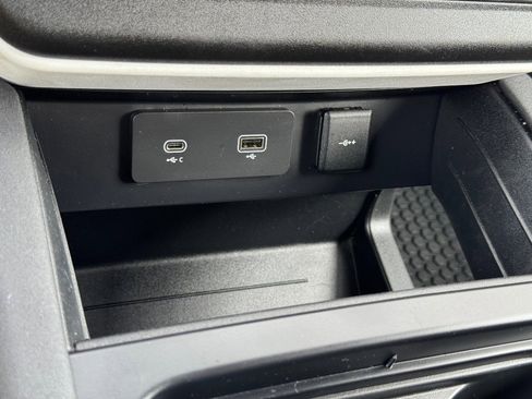 Used 2022 Land Rover Defender 110 image 31