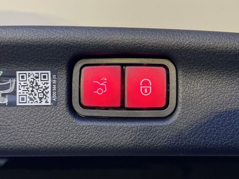 New 2026 Mercedes-Benz C 300 4MATIC Sedan image 25