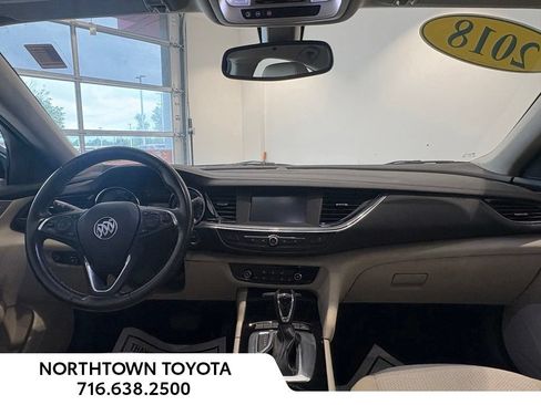Used 2018 Buick Regal Preferred w/ Driver Confidence Package #1 FWD image 17