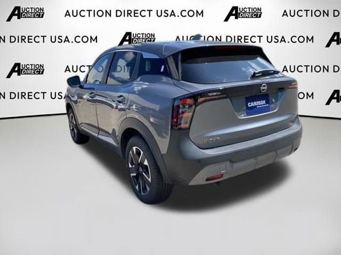 Used 2025 Nissan Kicks SV AWD/4WD image 12