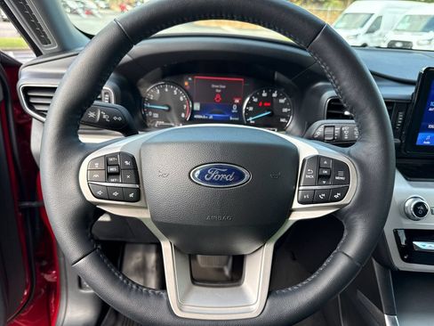 Used 2023 Ford Explorer XLT w/ Equipment Group 202A AWD/4WD image 26