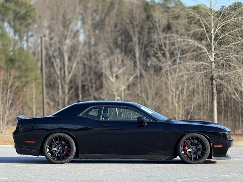 Used 2016 Dodge Challenger SRT Hellcat image 11
