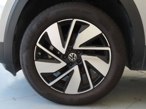 New 2025 Volkswagen Atlas SEL image 30