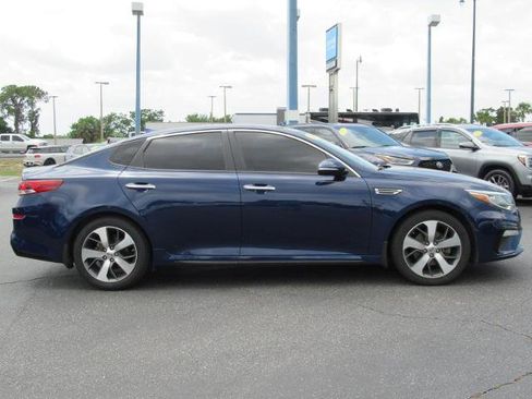 Used 2019 Kia Optima S FWD image 4