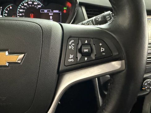 Used 2019 Chevrolet Trax LT w/ LT Convenience Package FWD image 24