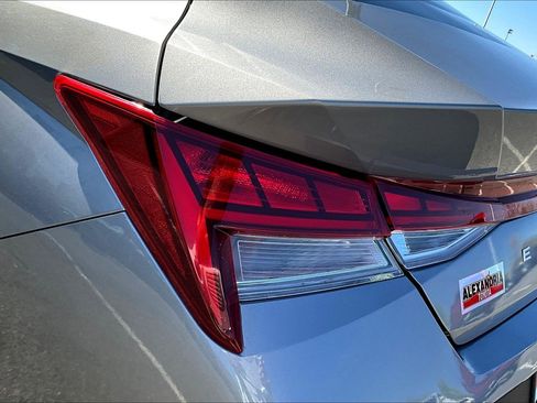 Used 2024 Hyundai Elantra Limited FWD image 27