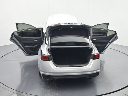Used 2024 Nissan Altima 2.5 SR FWD image 45