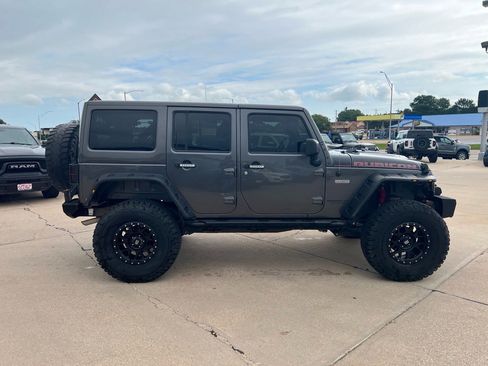 Used 2017 Jeep Wrangler Unlimited Rubicon image 8