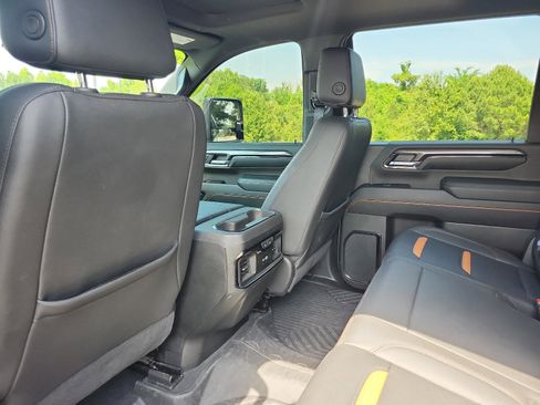 Used 2024 GMC Sierra 2500 AT4 w/ AT4 Premium Plus Package AWD/4WD image 15