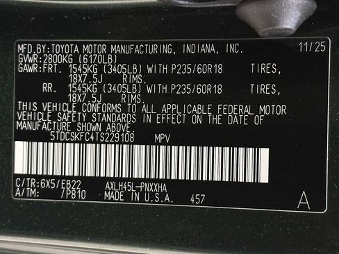 Certified 2026 Toyota Sienna XLE Woodland Edition image 31