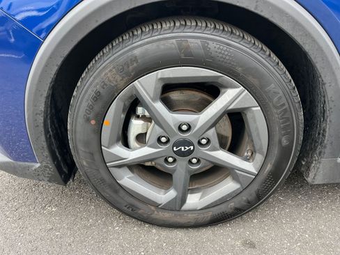 Used 2025 Kia K4 LXS image 29