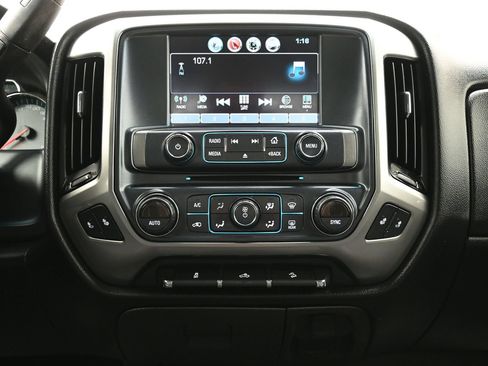 Used 2018 Chevrolet Silverado 1500 LT w/ All Star Edition AWD/4WD image 17
