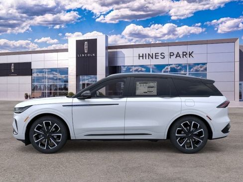 New 2026 Lincoln Nautilus Reserve AWD/4WD image 3