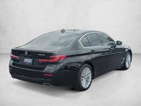 Used 2021 BMW 530e w/ Premium Package RWD image 5