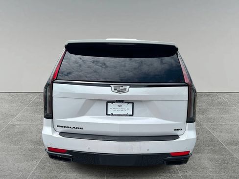 Used 2023 Cadillac Escalade ESV Sport Platinum w/ LPO, ONYX Package AWD/4WD image 4