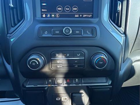 Used 2022 Chevrolet Silverado 1500 Custom image 10