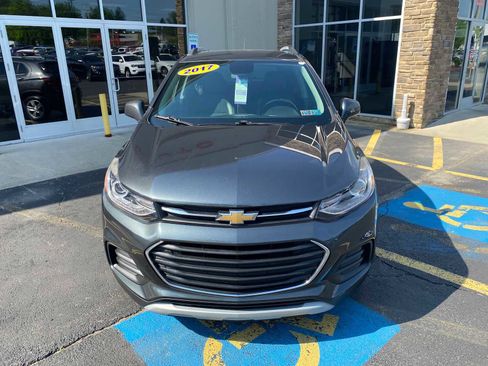 Used 2017 Chevrolet Trax LT w/ LT Convenience Package AWD/4WD image 6