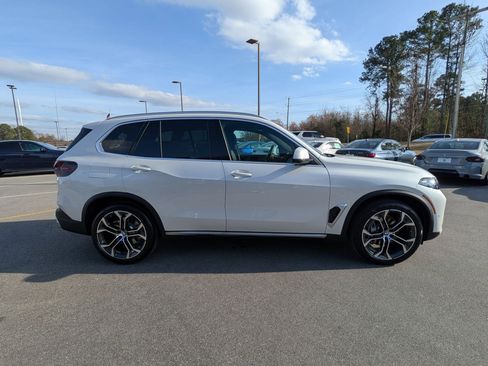 New 2026 BMW X5 xDrive40i w/ Climate Comfort Package image 2