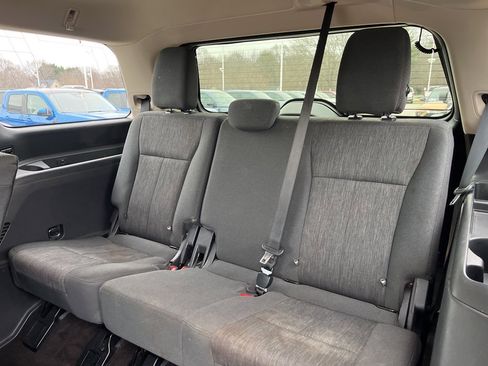 Used 2022 Ford Expedition XLT image 18