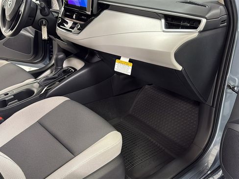 New 2025 Toyota Corolla LE image 18