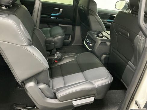 New 2026 Ford Expedition Max Platinum w/ Stealth Appearance Package image 19