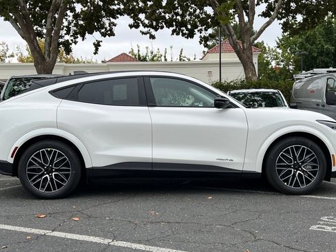 New 2025 Ford Mustang Mach-E Premium image 4