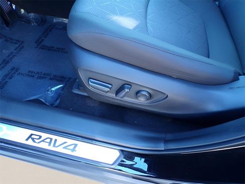 Used 2023 Toyota RAV4 XLE w/ Convenience Package image 16