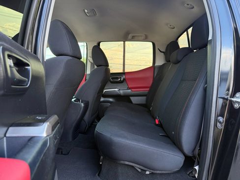 Used 2017 Toyota Tacoma SR5 AWD/4WD image 11