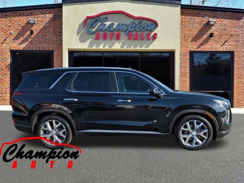 Used 2020 Hyundai Palisade SEL w/ Premium Package image 3