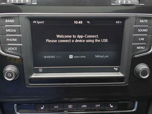 Used 2017 Volkswagen GTI SE image 31