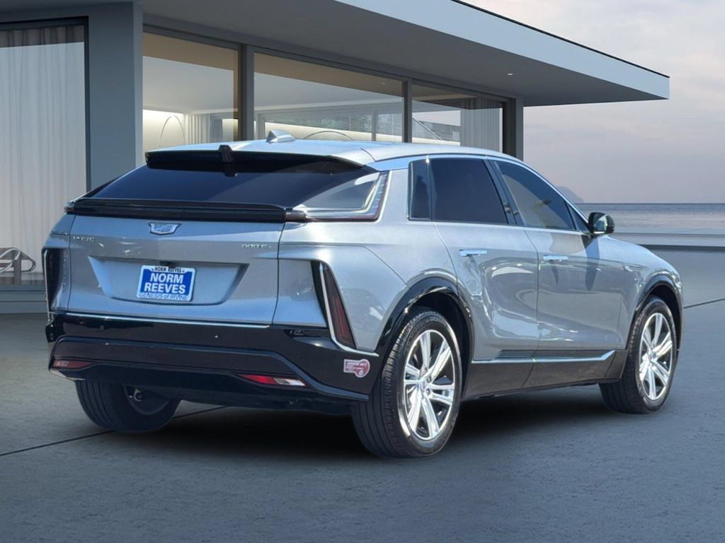 Used 2024 Cadillac Lyriq Tech AWD/4WD image 4