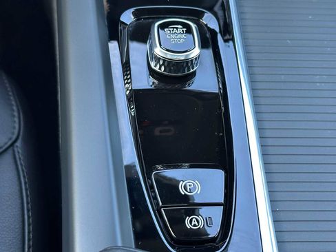 Used 2025 Volvo XC60 B5 Core w/ Protection Package Premier image 31