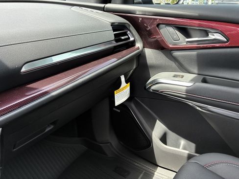 New 2026 Chevrolet Traverse Z71 w/ Enhanced Driving Package AWD/4WD image 39