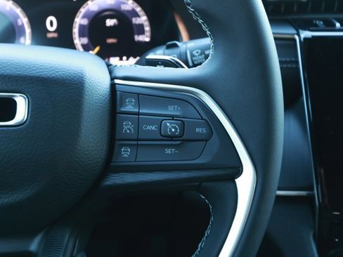 New 2025 Jeep Grand Cherokee Laredo X image 14