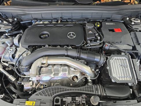 New 2025 Mercedes-Benz GLB 250 image 29