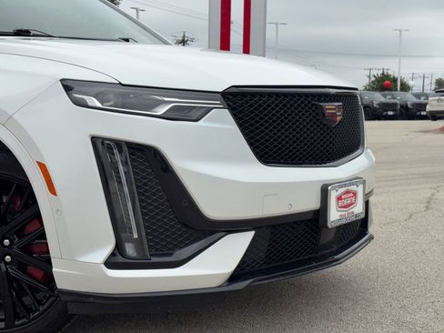 Used 2025 Cadillac XT6 Sport w/ Technology Package AWD/4WD image 3