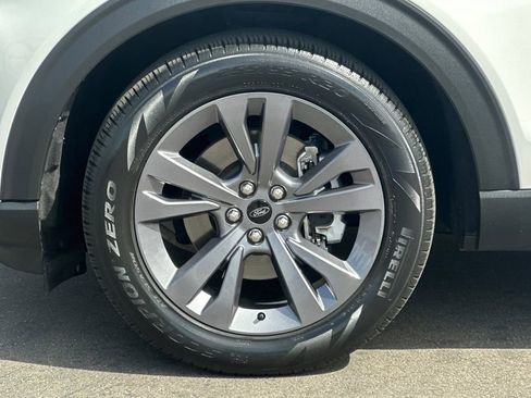 Certified 2023 Ford Explorer XLT w/ Equipment Group 202A RWD image 31