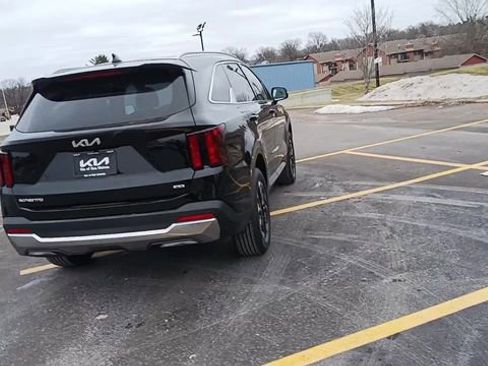New 2026 Kia Sorento S image 2